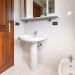 Charming With Garage, 350m From The Walls Apartmán